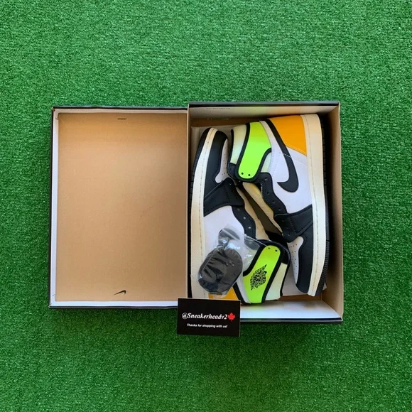 -Edm- 🔋*NEW* Air Jordan 1 High ‘Volt University Gold’ (Sz 10.5) - Picture 9 of 10